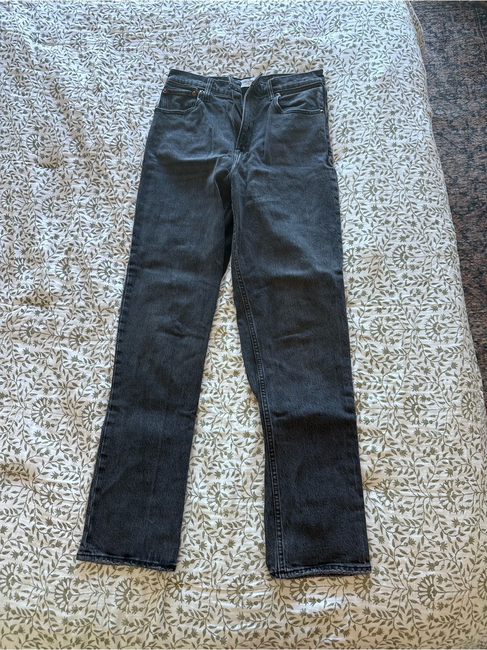 Abercrombie and Fitch 90s Straight Leg Ultra High Rise Jean